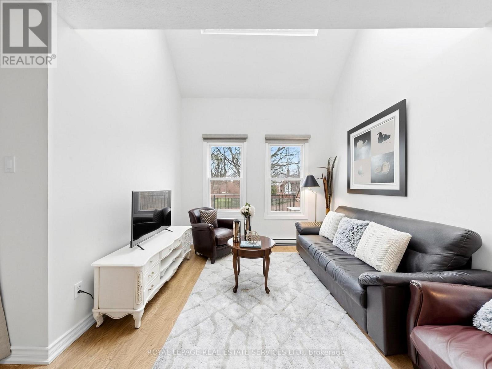 Row / Townhouse for Sale in 21 - 530 FALGARWOOD DRIVE|Oakville (FA Falgarwood), Ontario L6H1N3 5