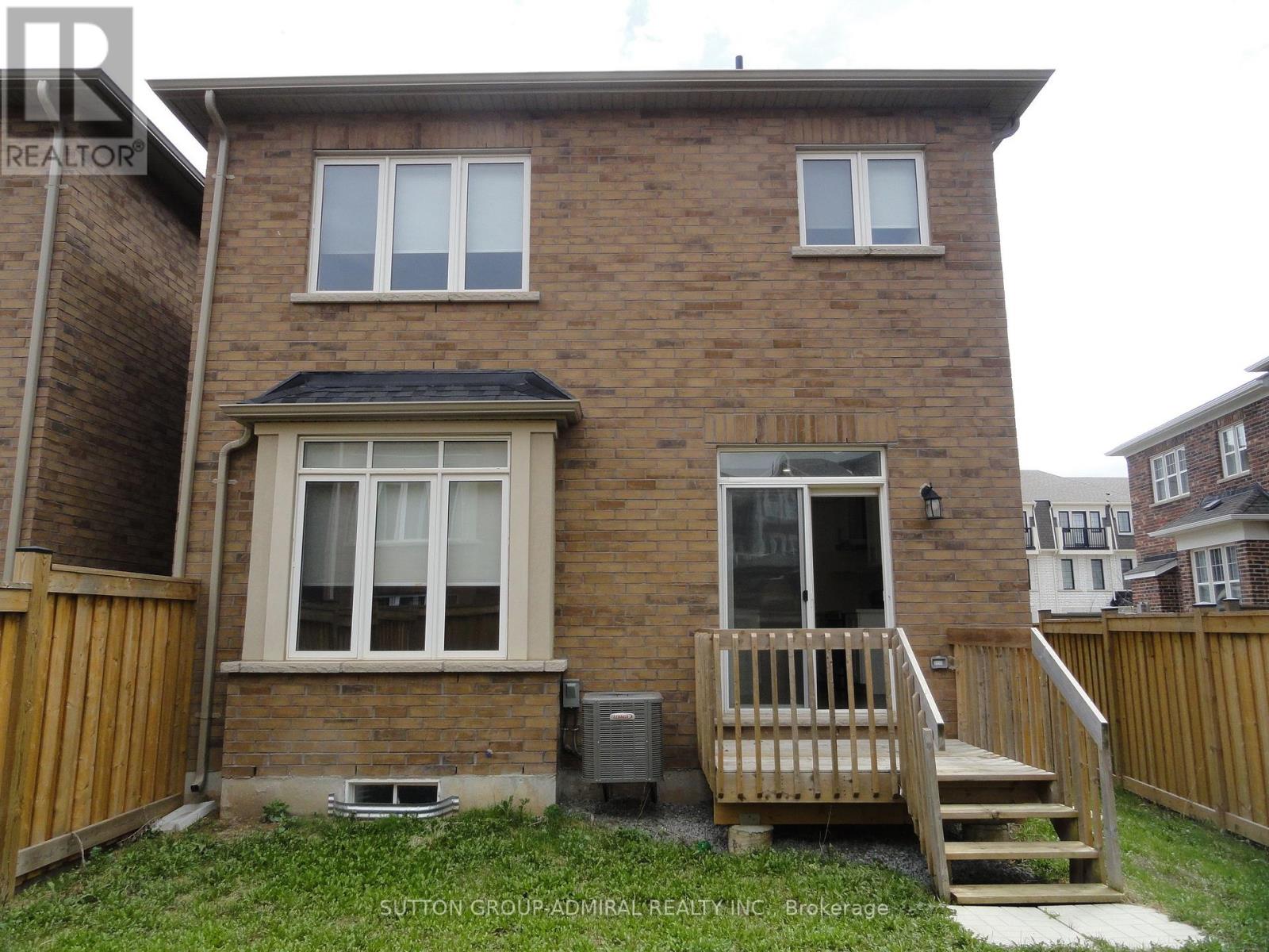 Row / Townhouse for Sale in 121 MARIGOLD GARDENS|Oakville (GO Glenorchy), Ontario L6H0X1 3