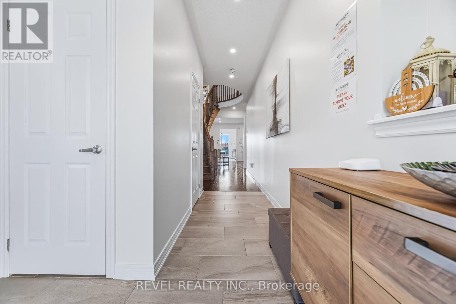Row / Townhouse for Sale in 248 SKY HARBOUR DRIVE|Brampton (Bram West), Ontario L6Y2Z7 4