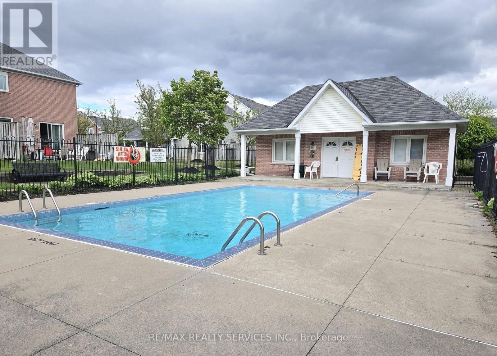 Row / Townhouse for Sale in 26A - 5205 GLEN ERIN DRIVE E|Mississauga (Central Erin Mills), Ontario L5M5N6 3