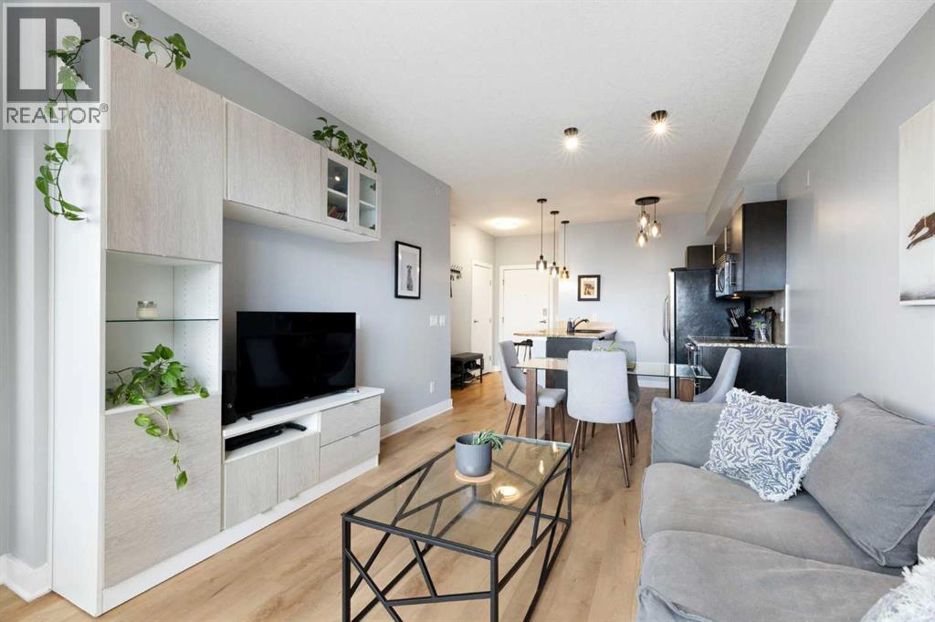 Apartment for Sale in 303, 2307 14 Street SW|Calgary, Alberta T2T3T5 4
