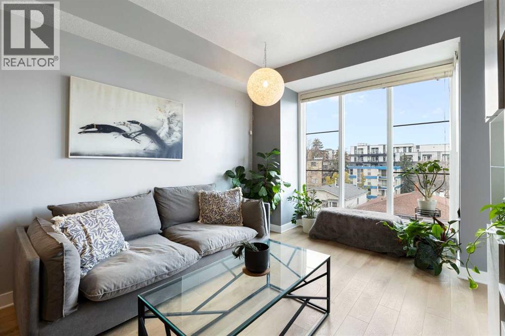 Apartment for Sale in 303, 2307 14 Street SW|Calgary, Alberta T2T3T5 3