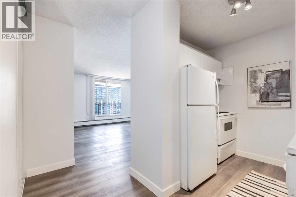 Apartment for Sale in 1114, 4944 Dalton Drive NW|Calgary, Alberta T3A2E3 3