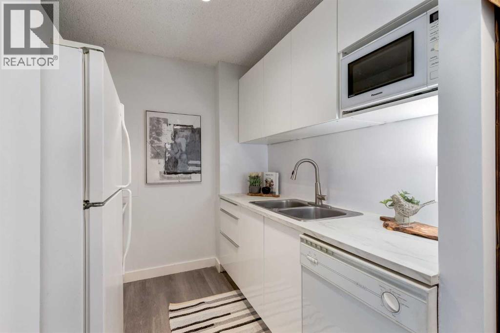 Apartment for Sale in 1114, 4944 Dalton Drive NW|Calgary, Alberta T3A2E3 4