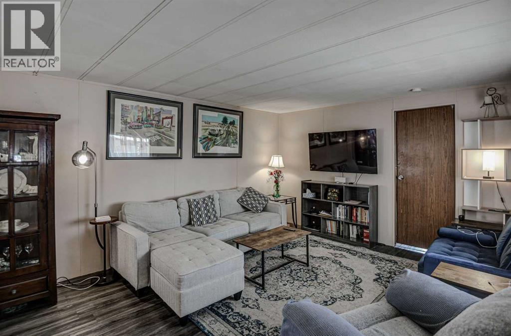 Mobile Home for Sale in 362, 3223 83 Street NW|Calgary, Alberta T3B5N9 2