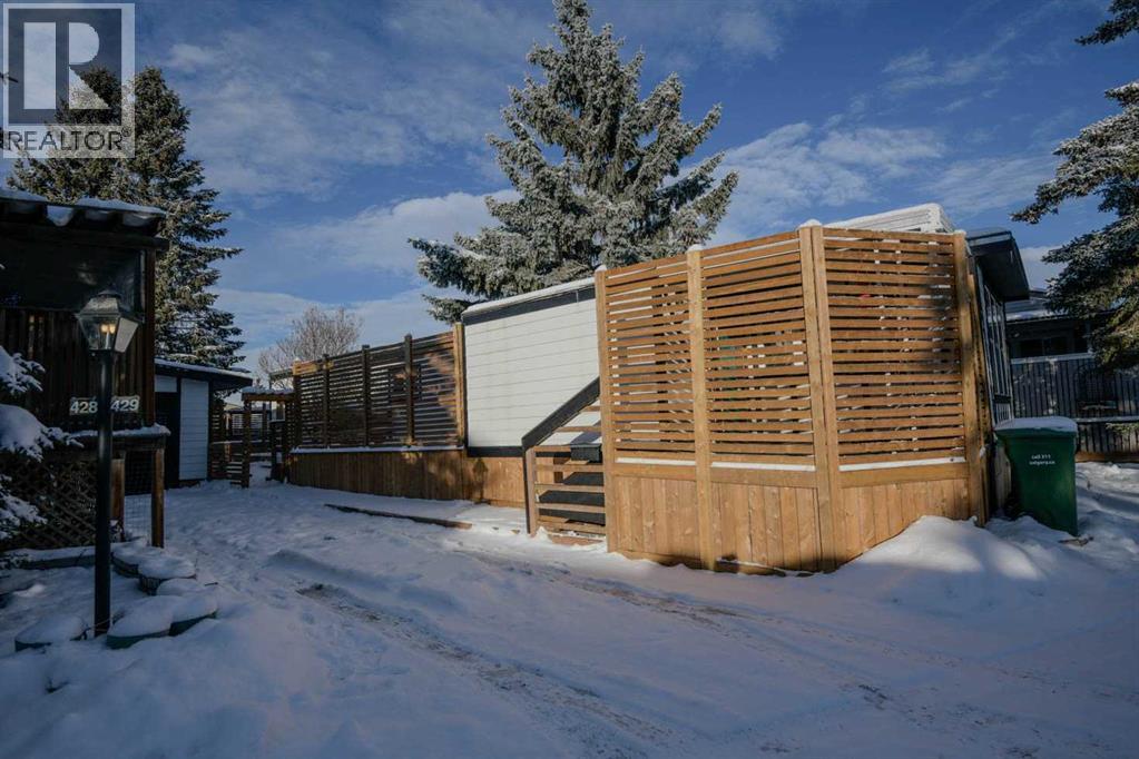 Mobile Home for Sale in 429, 3223 83 Street NW|Calgary, Alberta T3B5P2 2