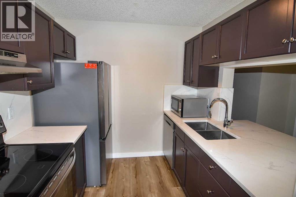 Apartment for Sale in 109, 2022 Canyon Meadows Drive SE|Calgary, Alberta T2J7H1 2