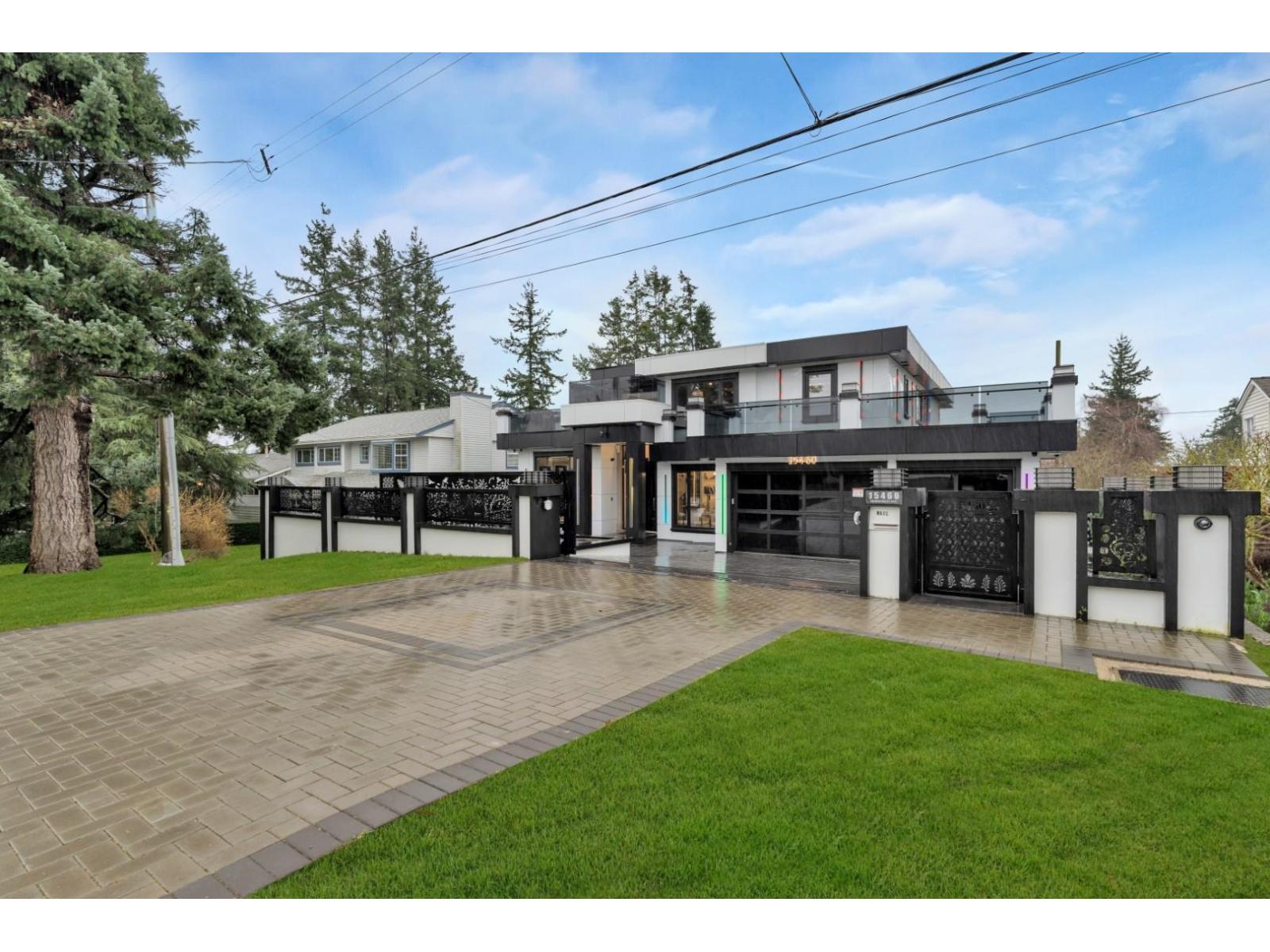 For sale: 15460 SEMIAHMOO AVENUE, White Rock, British Columbia V4B1T8 ...
