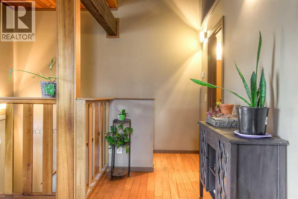 Row / Townhouse for Sale in 172 Oaktree Lane SW|Calgary, Alberta T2V4E4 5