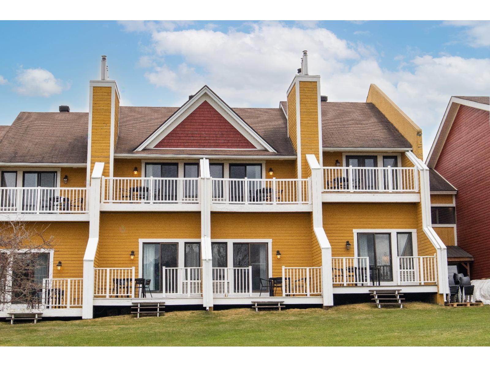 44 Av. de l'Auberge, #1212, Orford, Quebec J1X6J3