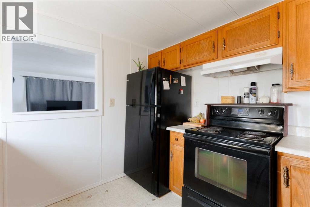 Mobile Home for Sale in 302, 6220 17 Avenue SE|Calgary, Alberta T2A0W6 5