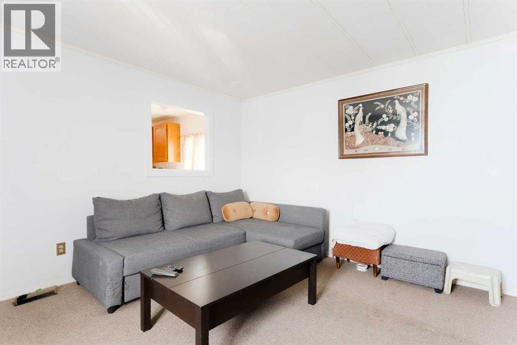 Mobile Home for Sale in 302, 6220 17 Avenue SE|Calgary, Alberta T2A0W6 3