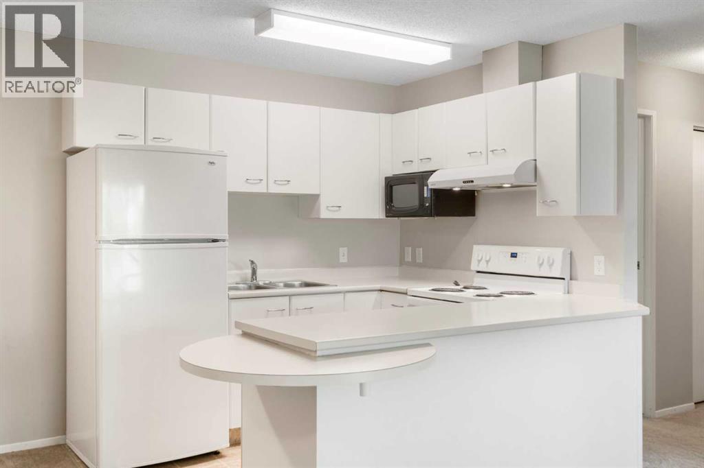 Apartment for Sale in 2913, 3400 Edenwold Heights NW|Calgary, Alberta T3A3Y5 5