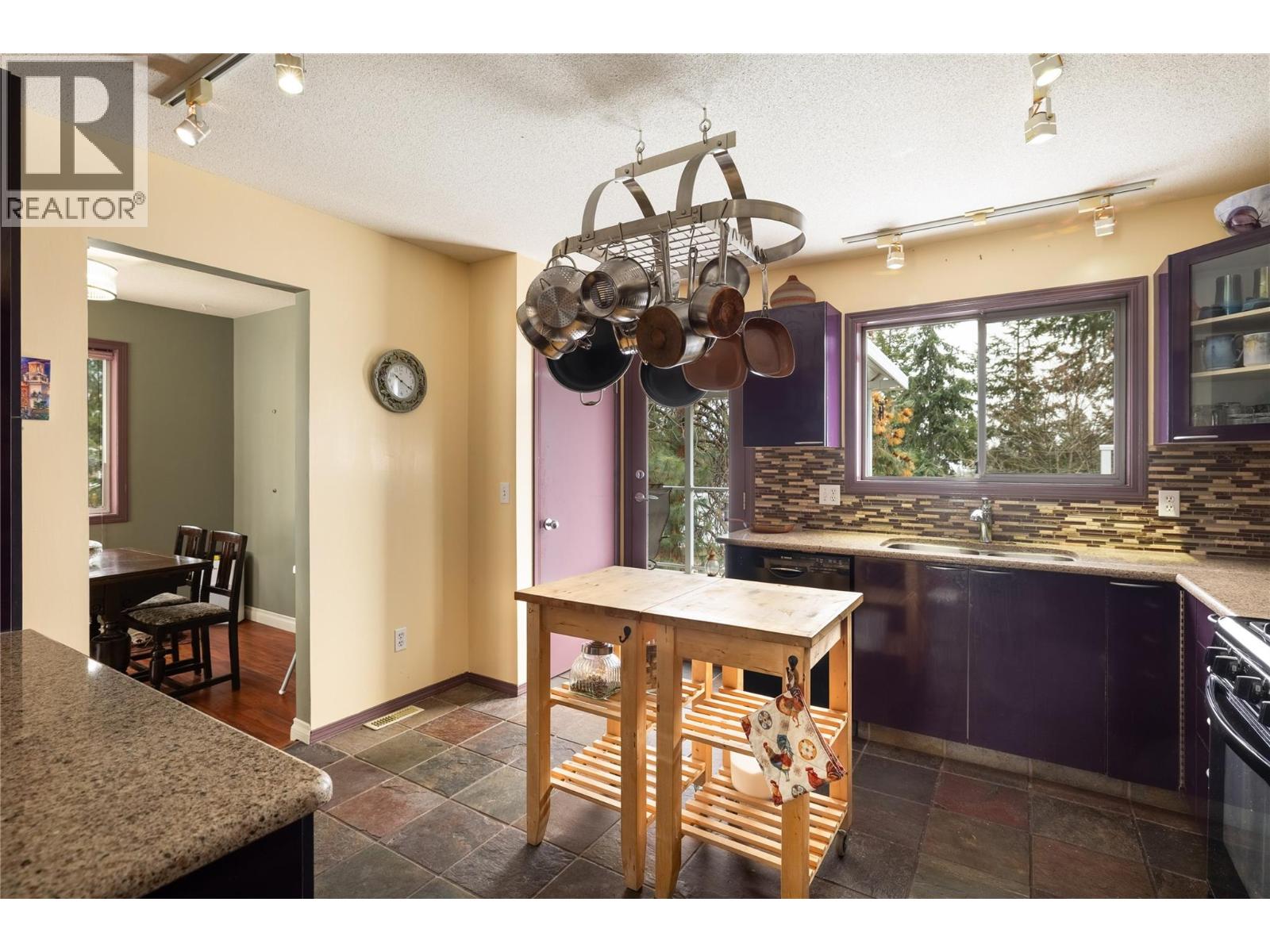 For sale: 3439 McIver Road, West Kelowna, British Columbia V4T1H7 ...
