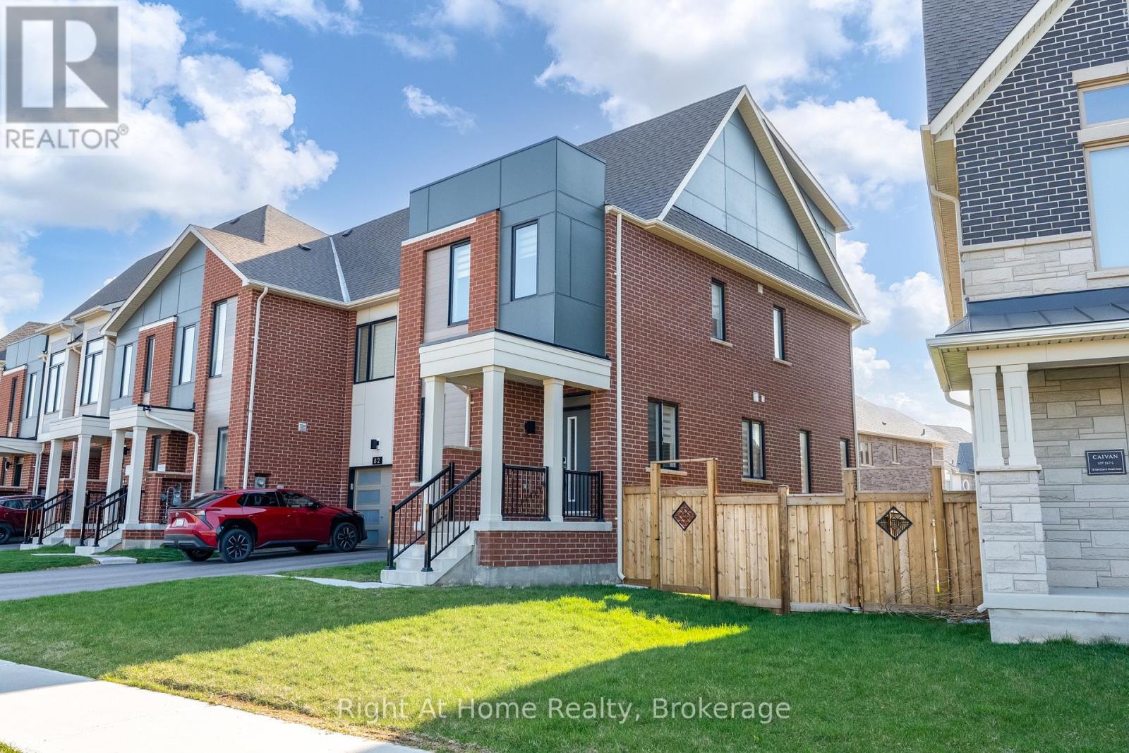 Row / Townhouse for Sale in 80 SETTLERS ROAD E|Oakville (GO Glenorchy), Ontario L6H0Y8 4