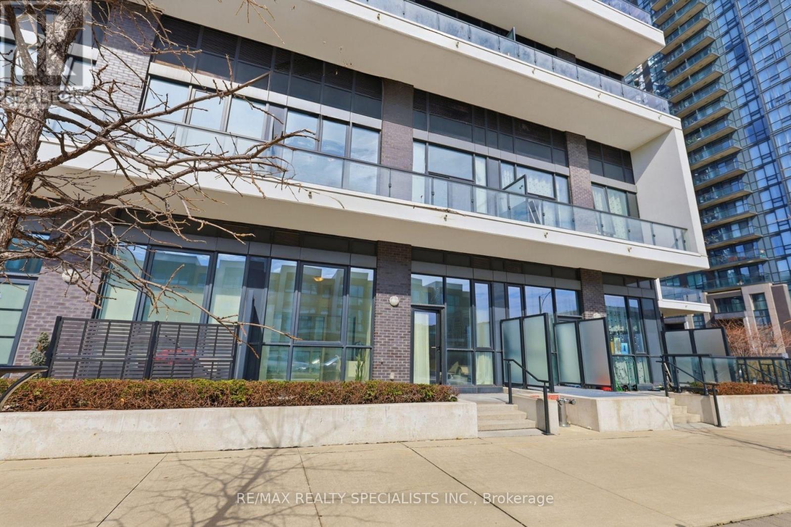 Row / Townhouse for Sale in A5 - 65 WATERGARDEN DRIVE|Mississauga (Hurontario), Ontario L5R0G9 2