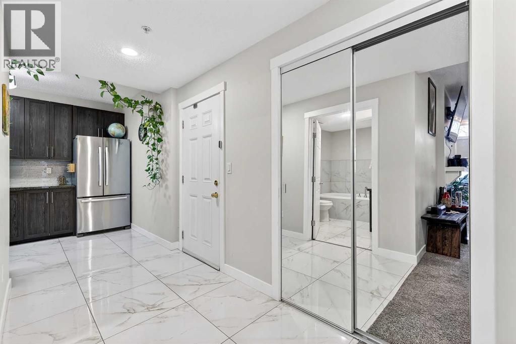 Apartment for Sale in 301, 2316 17B Street SW|Calgary, Alberta T2T4S8 2