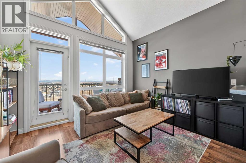 Row / Townhouse for Sale in 10, 169 Rockyledge View NW|Calgary, Alberta T3G6B1 2