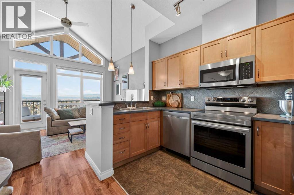 Row / Townhouse for Sale in 10, 169 Rockyledge View NW|Calgary, Alberta T3G6B1 5