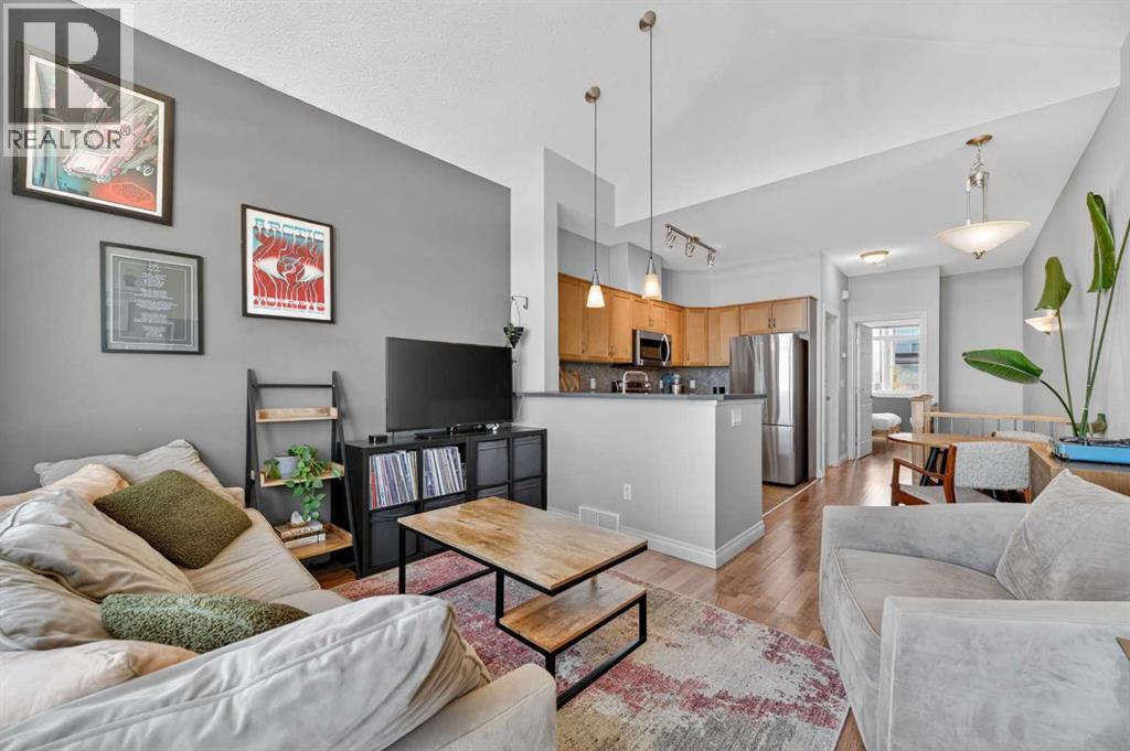 Row / Townhouse for Sale in 10, 169 Rockyledge View NW|Calgary, Alberta T3G6B1 3