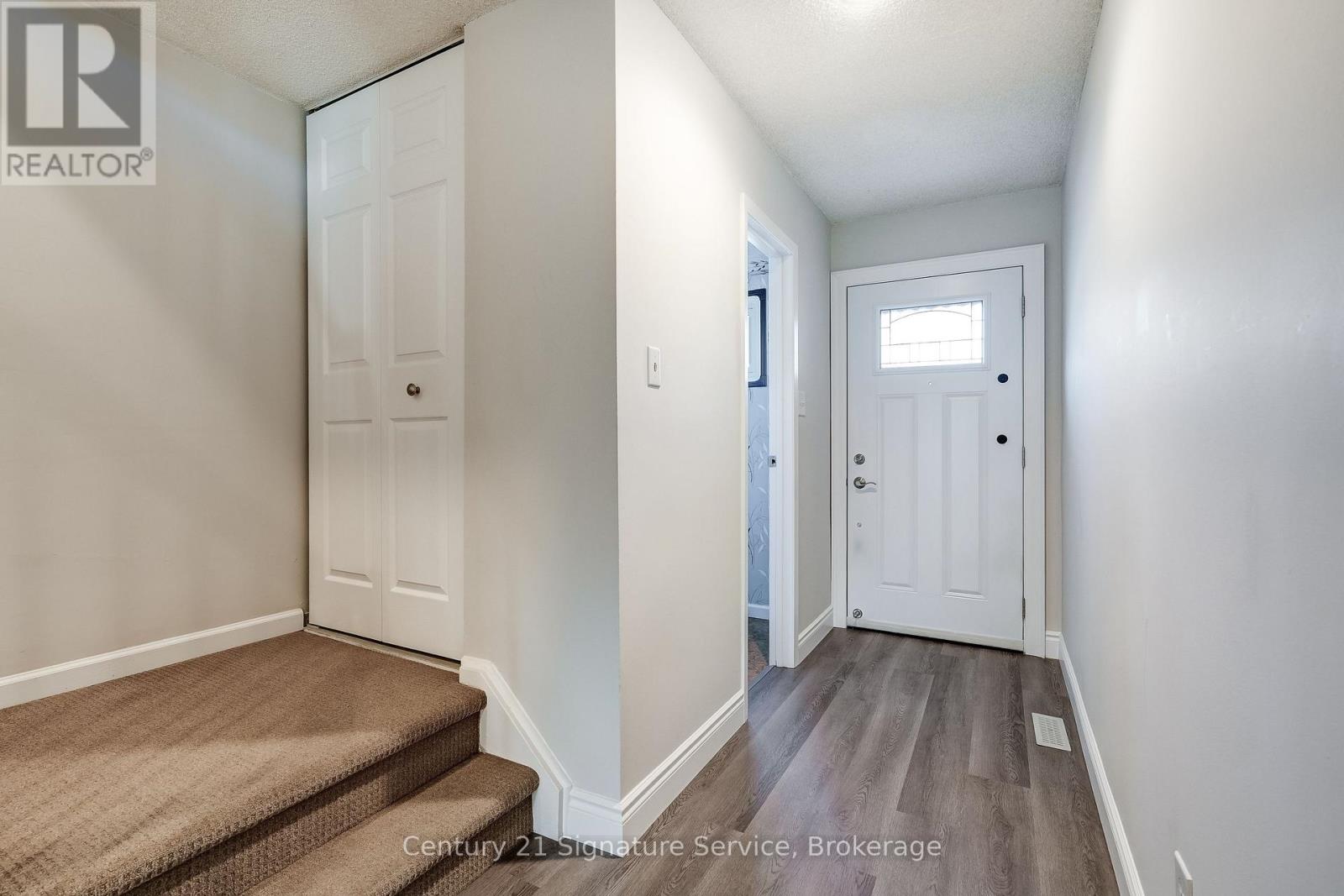 Row / Townhouse for Sale in 177 - 1951 RATHBURN ROAD E|Mississauga (Rathwood), Ontario L4W2N9 3