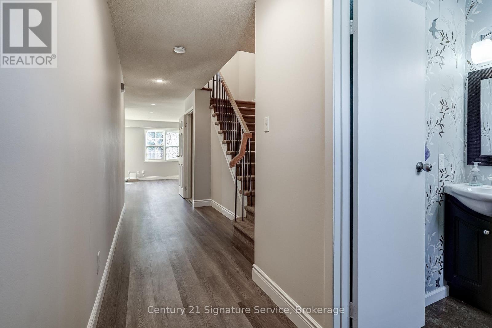 Row / Townhouse for Sale in 177 - 1951 RATHBURN ROAD E|Mississauga (Rathwood), Ontario L4W2N9 4