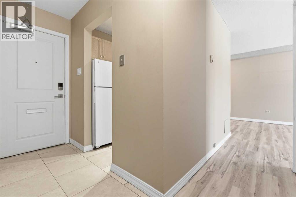 Apartment for Sale in 122, 1616 8 Avenue NW|Calgary, Alberta T2N1C3 5