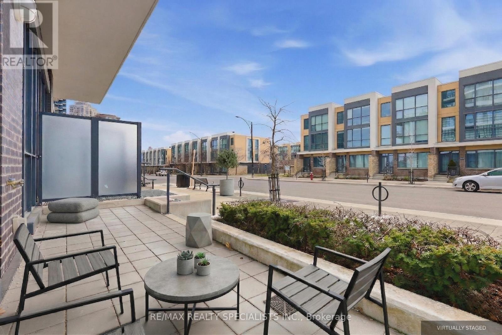 Row / Townhouse for Sale in A5 - 65 WATERGARDEN DRIVE|Mississauga (Hurontario), Ontario L5R0G9 3