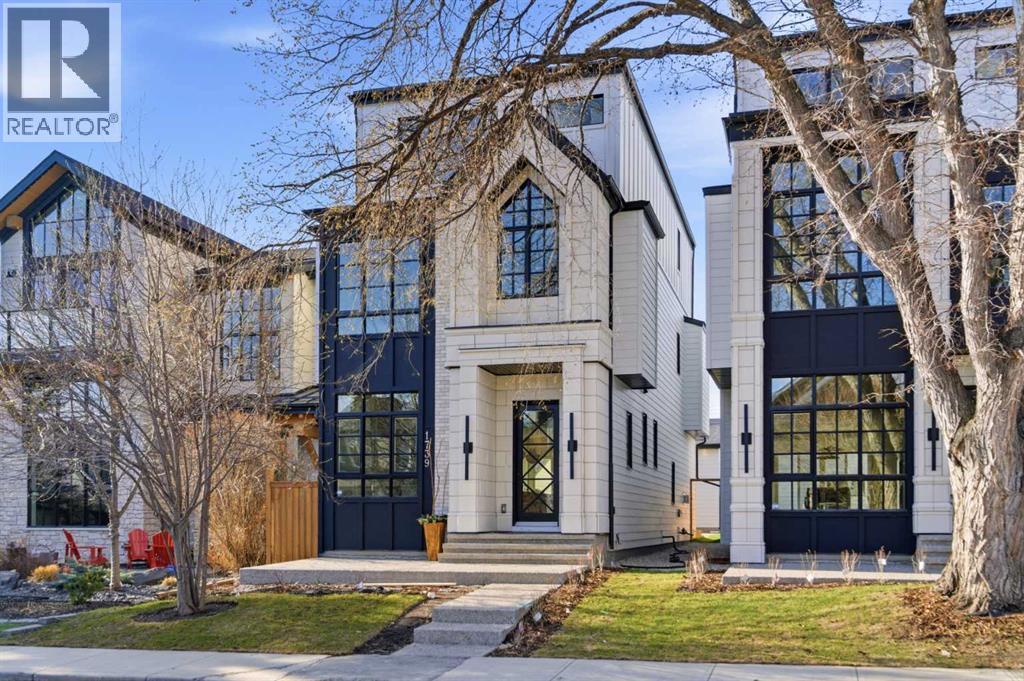 House for Sale in 1739 48 Avenue SW|Calgary, Alberta T2T2T2