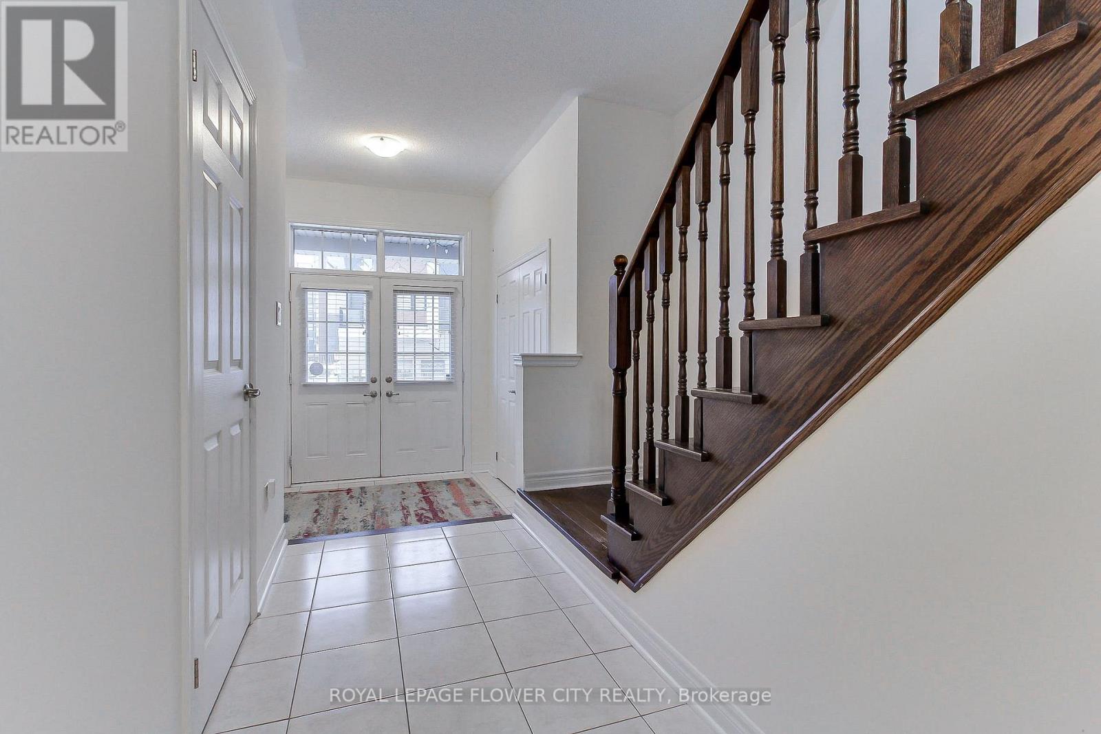 Row / Townhouse for Sale in 101 HUGUENOT ROAD|Oakville (GO Glenorchy), Ontario L6H0M3 3