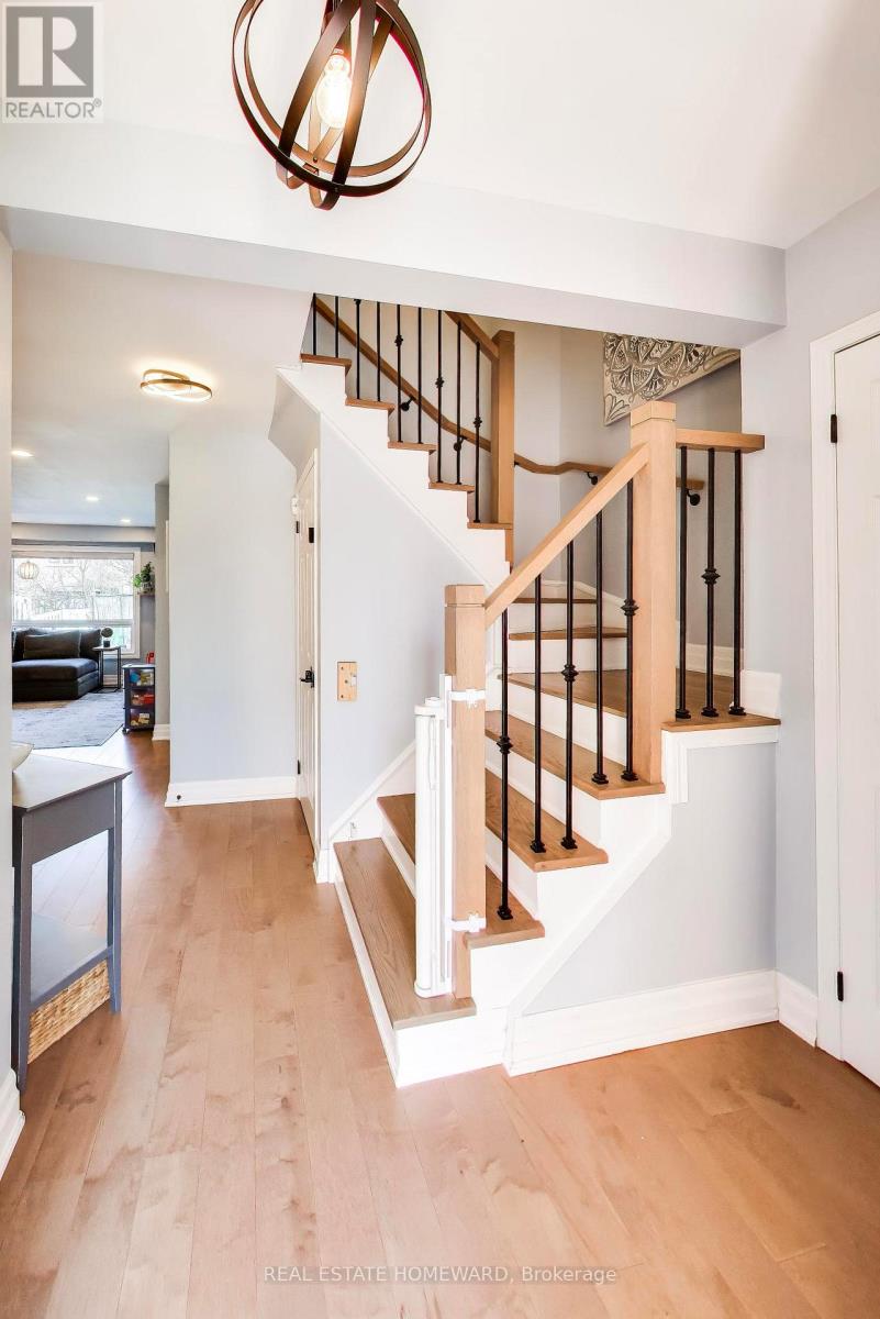 Row / Townhouse for Sale in 3375 FENWICK CRESCENT|Mississauga (Erin Mills), Ontario L5L5N5 3