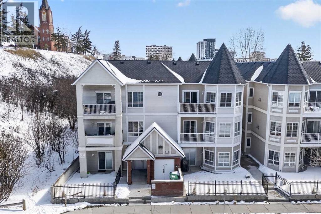 Apartment for Sale in 301, 44 6a Street NE|Calgary, Alberta T2E4A3 3