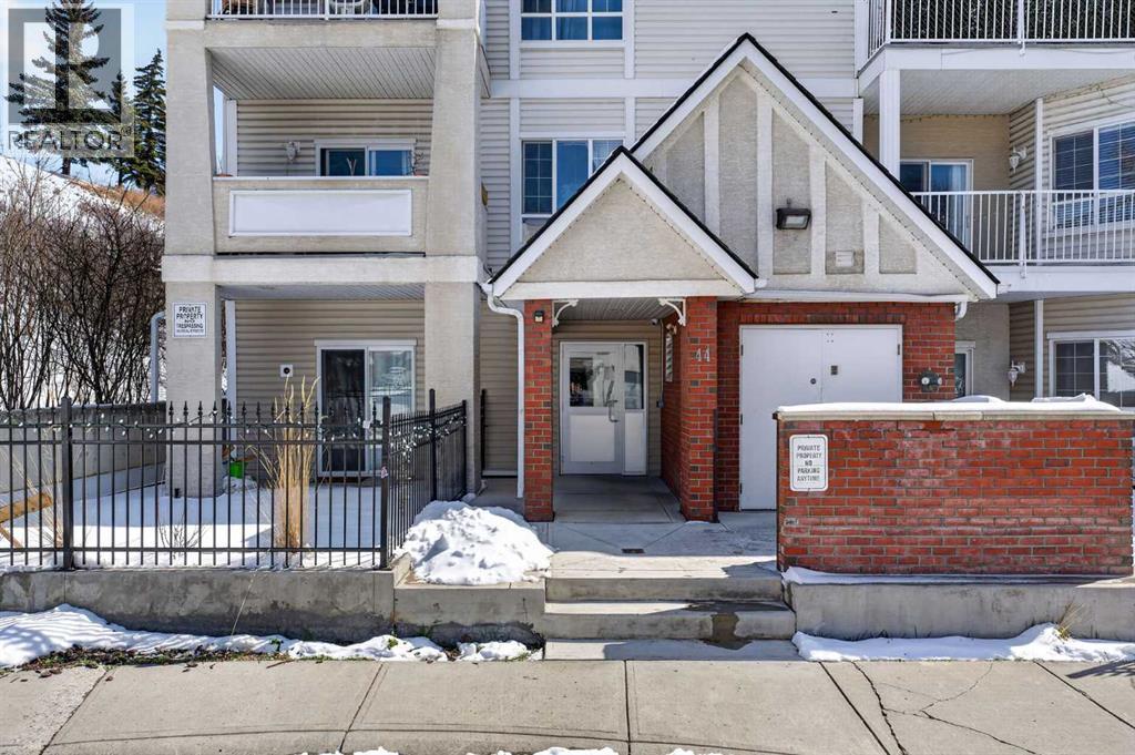 Apartment for Sale in 301, 44 6a Street NE|Calgary, Alberta T2E4A3 4