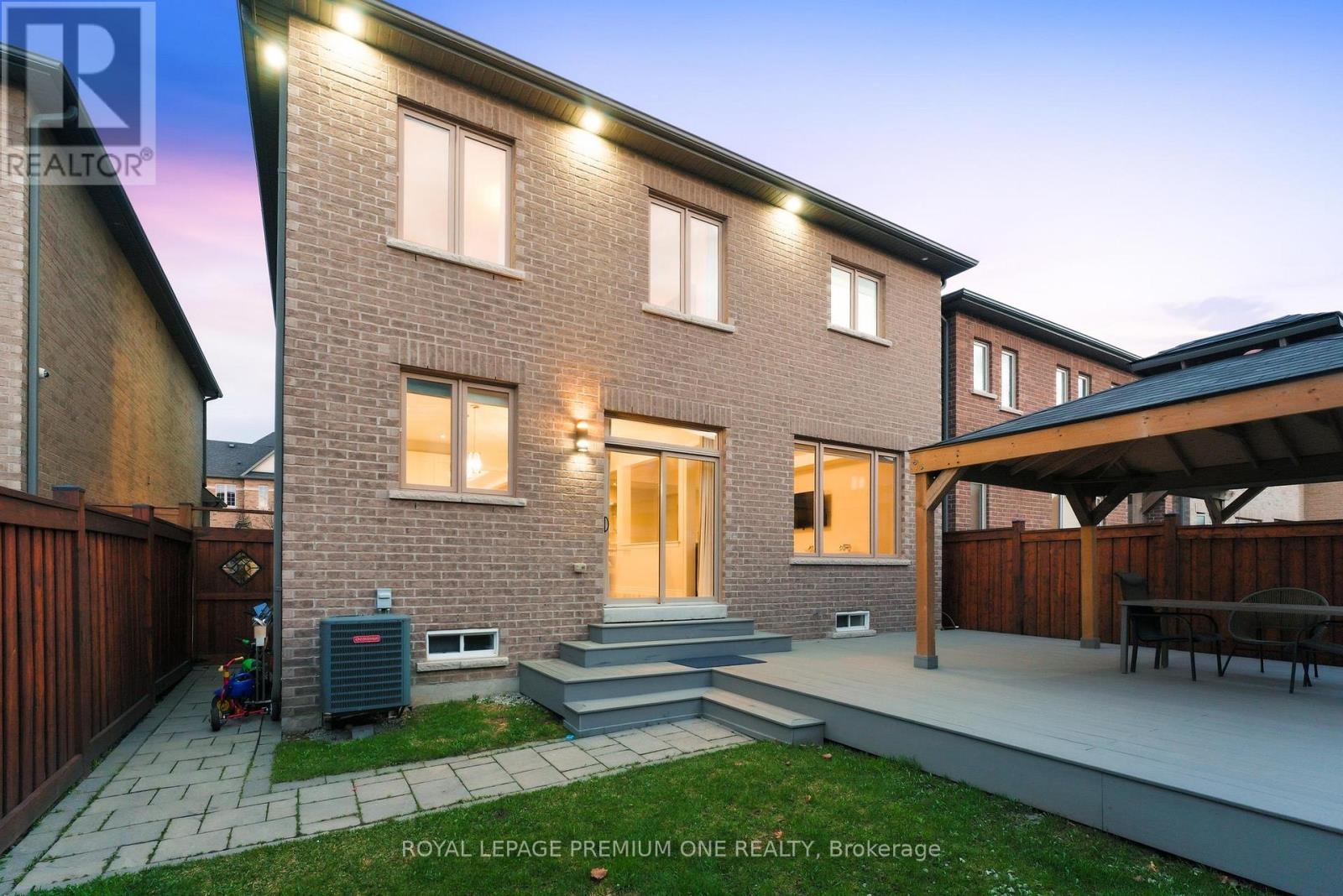 For sale: 91 CARD LUMBER CRESCENT, Vaughan (Kleinburg), Ontario