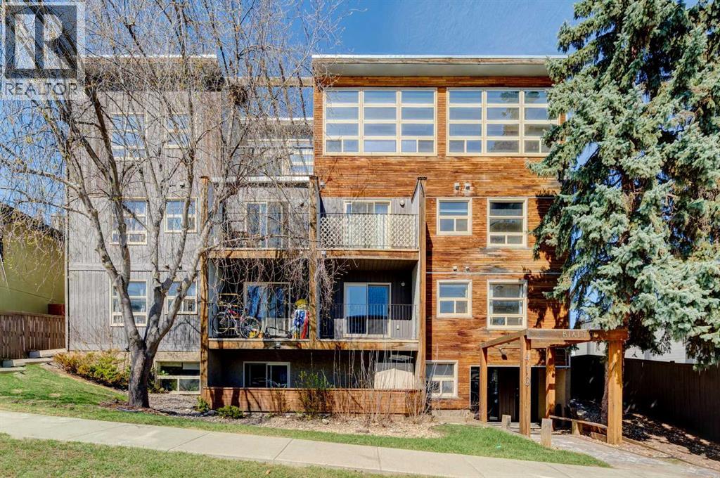 Apartment for Sale in 301, 410 1 Avenue NE|Calgary, Alberta T2E0B4