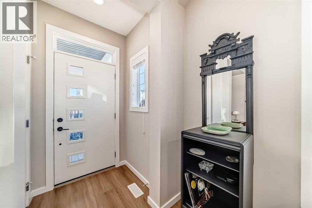 Row / Townhouse for Sale in 277 Lucas Avenue NW|Calgary, Alberta T3P1S3 2
