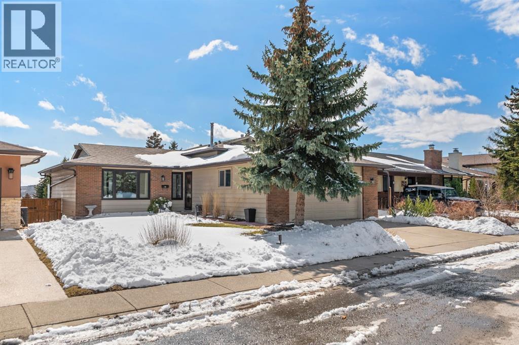 House for Sale in 7715 67 Avenue NW|Calgary, Alberta T3B4B2