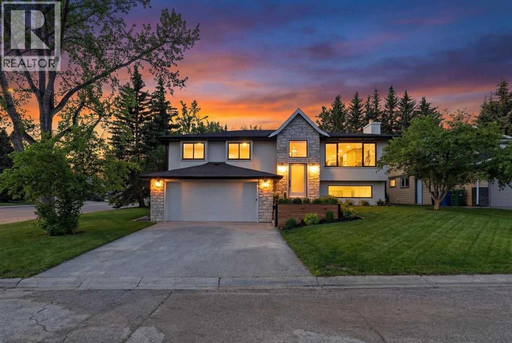 House for Sale in 902 Varsity Estates Place NW|Calgary, Alberta T3B3X4