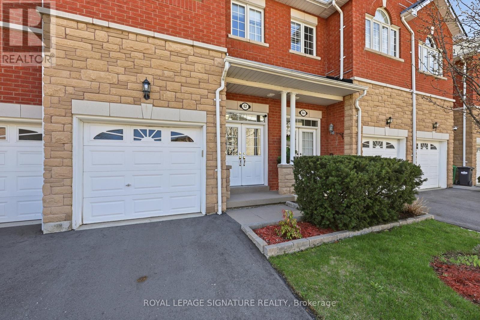 Row / Townhouse for Sale in 62 - 470 FAITH DRIVE|Mississauga (Hurontario), Ontario L5R4E9 2
