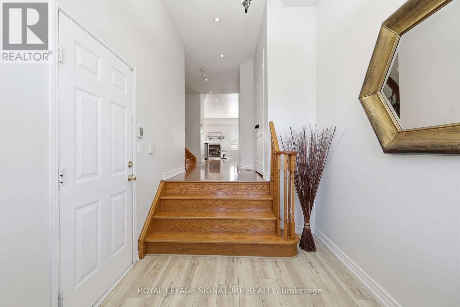 Row / Townhouse for Sale in 62 - 470 FAITH DRIVE|Mississauga (Hurontario), Ontario L5R4E9 5