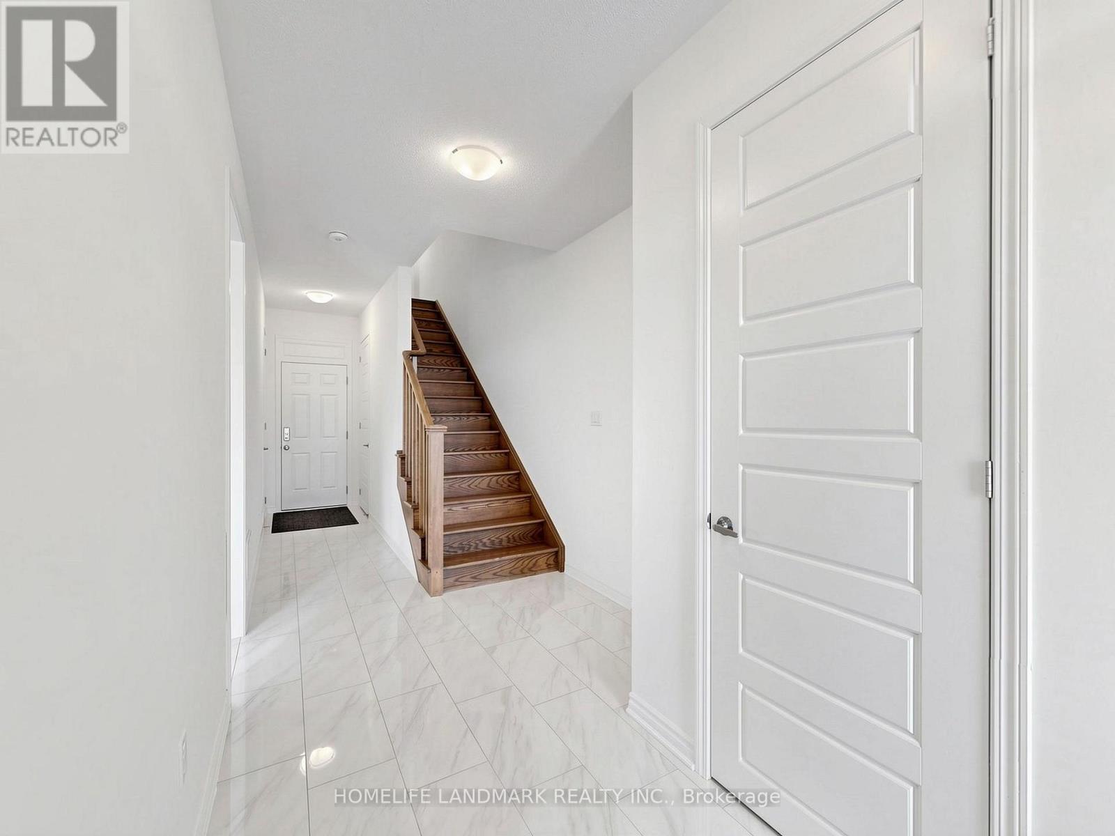 Row / Townhouse for Sale in 17 - 3070 JOHN MCKAY BOULEVARD|Oakville (JM Joshua Meadows), Ontario L6H4K5 4