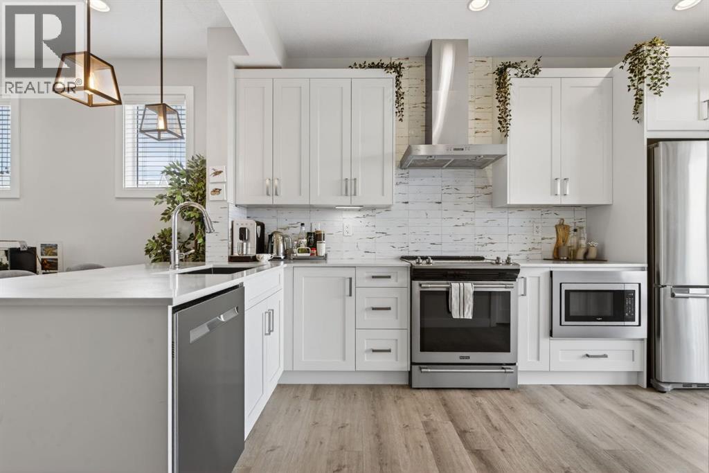 Row / Townhouse for Sale in 809, 355 Nolancrest Heights NW|Calgary, Alberta T3R0Z9