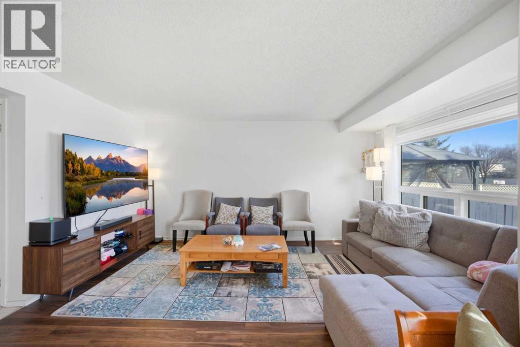 Duplex for Sale in 80 Martinglen Way NE|Calgary, Alberta T3J3J1 5