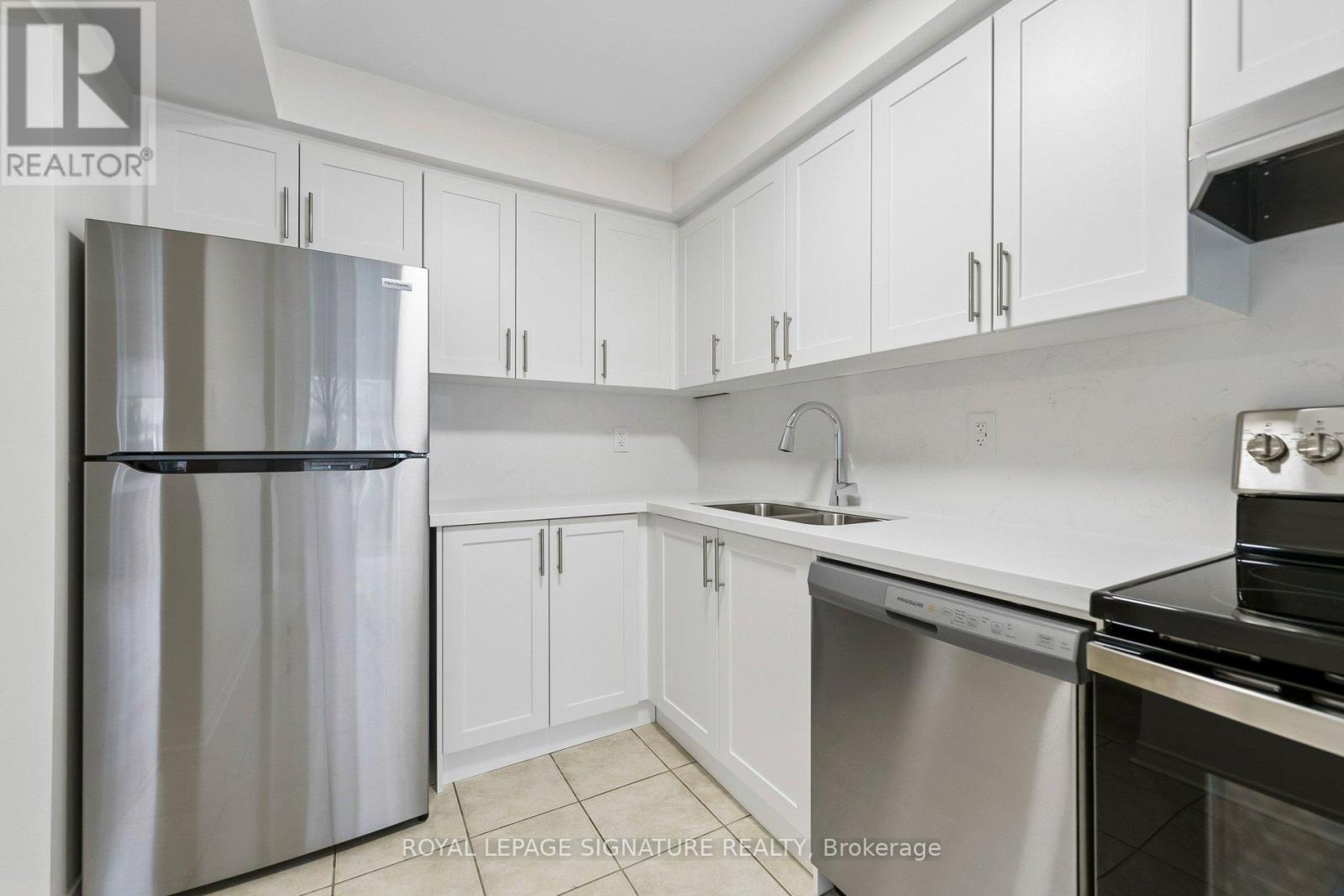 Row / Townhouse for Sale in 100 - 86 JOYMAR DRIVE|Mississauga (Streetsville), Ontario L5M7Z6 2