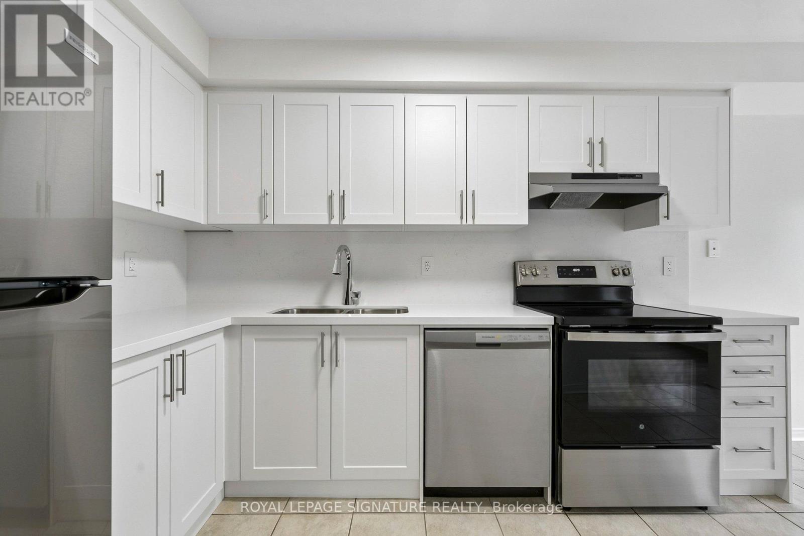 Row / Townhouse for Sale in 100 - 86 JOYMAR DRIVE|Mississauga (Streetsville), Ontario L5M7Z6 4