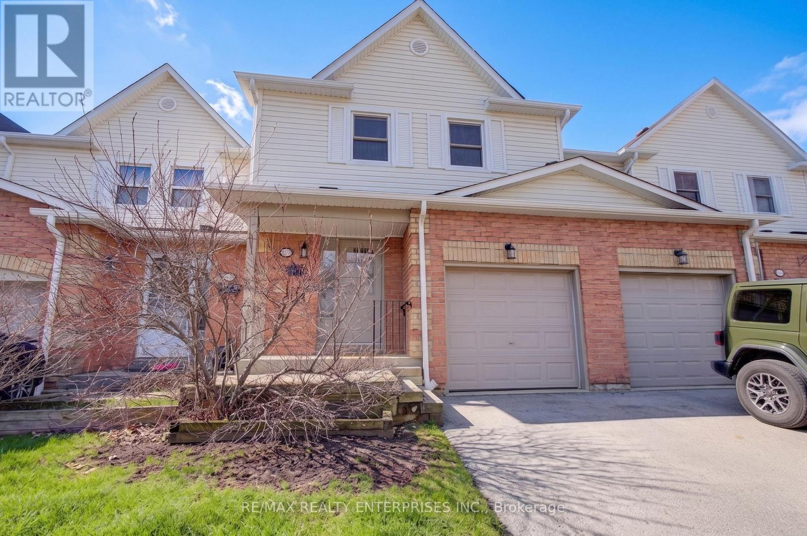 Row / Townhouse for Sale in 63 - 2355 FIFTH LINE W|Mississauga (Sheridan), Ontario L5K2M8 2