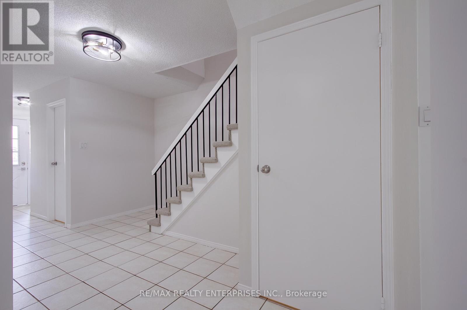 Row / Townhouse for Sale in 63 - 2355 FIFTH LINE W|Mississauga (Sheridan), Ontario L5K2M8 5