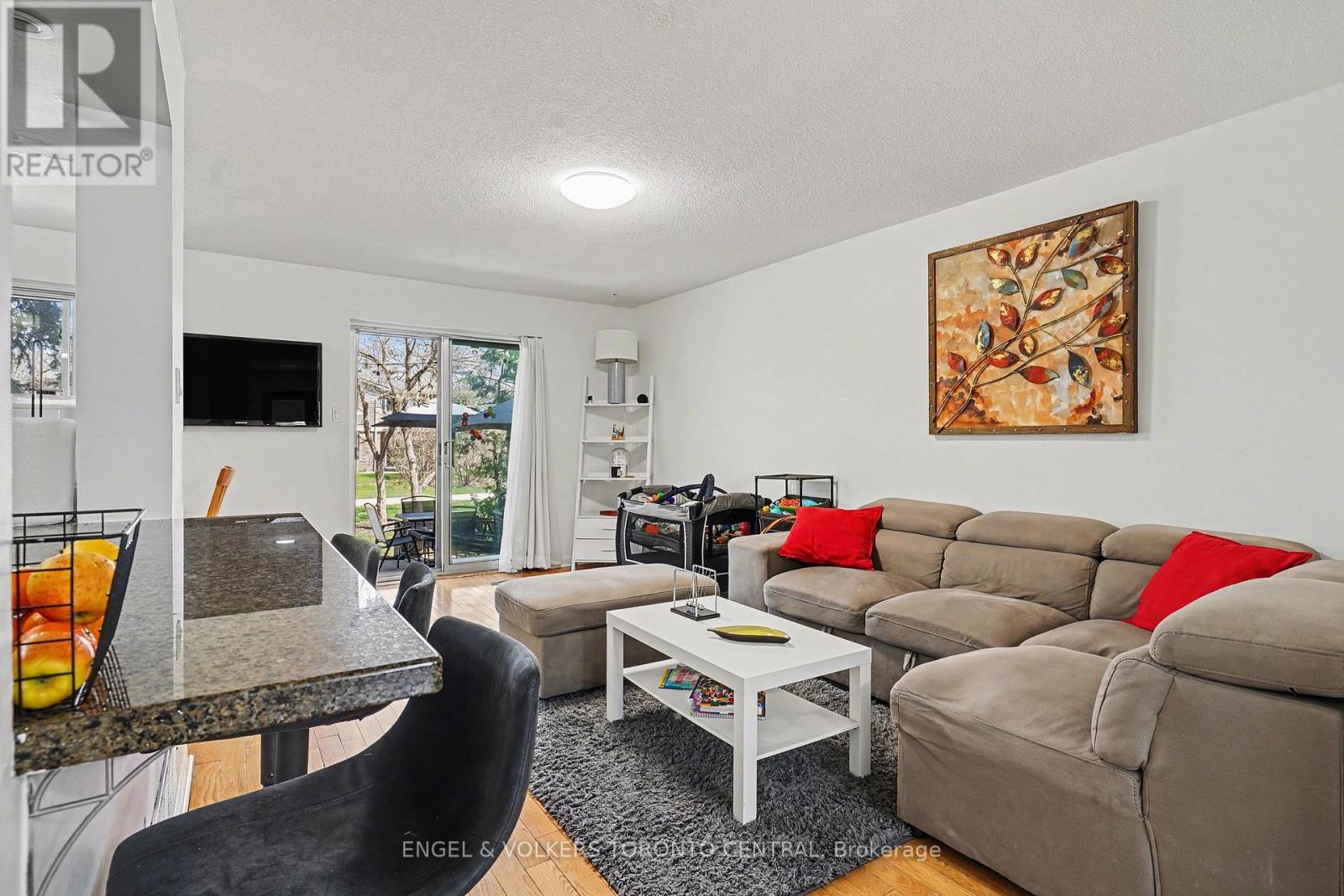 Row / Townhouse for Sale in 19 - 6779 GLEN ERIN DRIVE|Mississauga (Meadowvale), Ontario L5N2C1 3