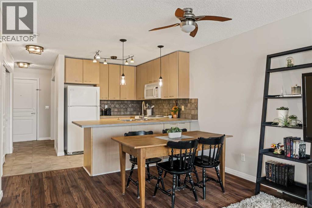 Apartment for Sale in 209, 5115 Richard Road SW|Calgary, Alberta T3E7M7 4