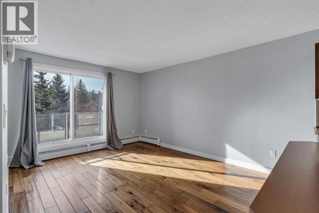 Apartment for Sale in 304, 1828 12 Avenue SW|Calgary, Alberta T3C0R6 4